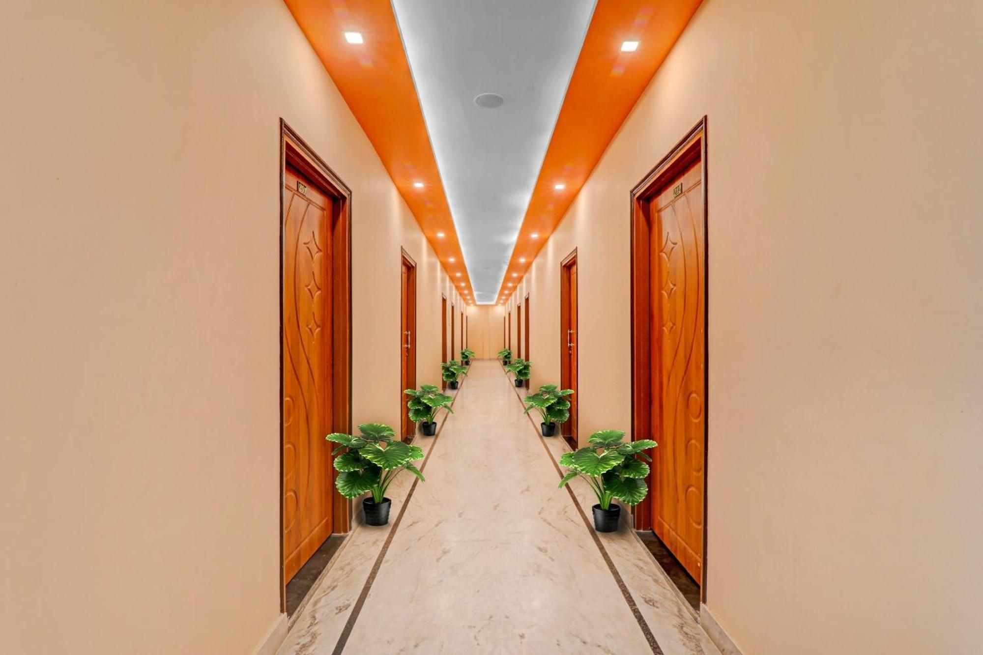 Hotel O Chauhan Palace 勒克瑙 外观 照片